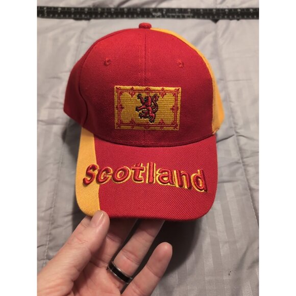 Galaxy Inc Red Yellow Scotland Embroidered Rampant Lion Hat 100% Cotton - Picture 1 of 7